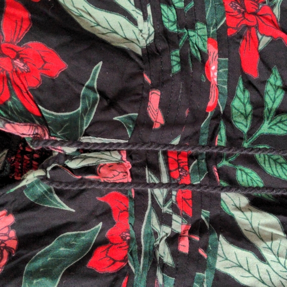 Beautiful Tree of Life dress in black and red floral size AU XL - Picture 3 of 4